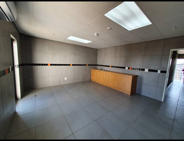 3,300M² WAREHOUSE TO LET IN ISANDO